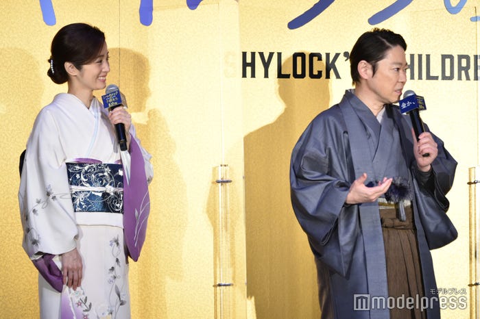 上戸彩、阿部サダヲ(C)モデルプレス