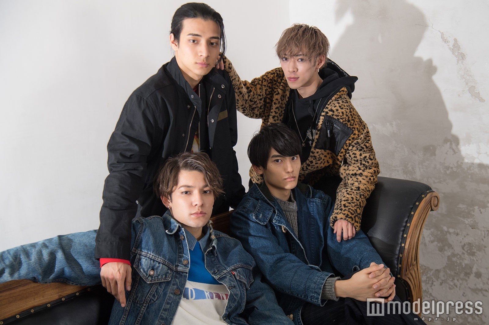 （前列左から）Kauan、Fu（後列左から）AM、U（C）モデルプレス