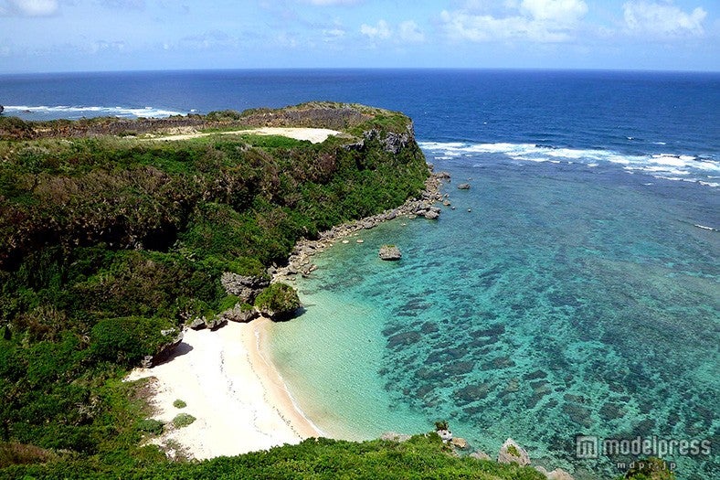 別名“幸せ岬”の名を持つ果報バンタ／画像提供：沖縄観光コンベンションビューロー