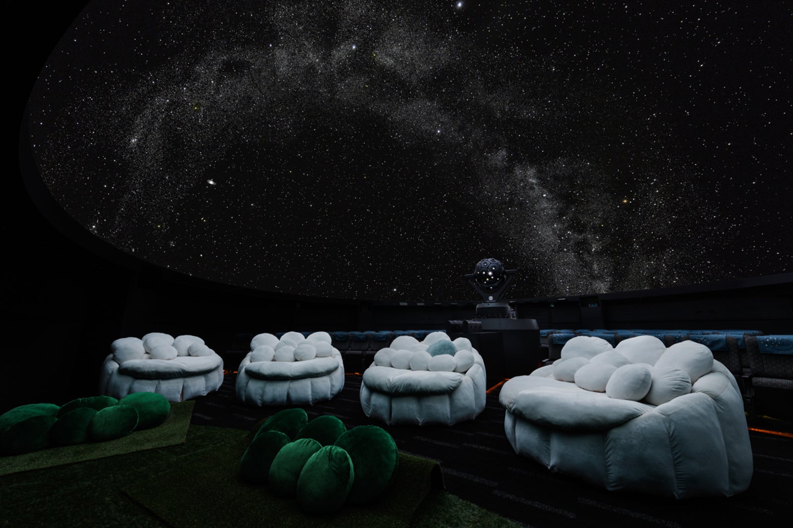 プラネタリウム“満天”施設キービジュアル／画像提供：コニカミノルタプラネタリウム