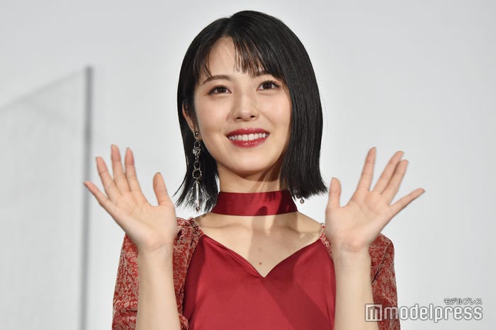橋本環奈 浜辺美波 身長めぐるやり取りが 可愛い 尊い会話 と話題 モデルプレス 橋本環奈 浜辺美波 身長めぐるやり取りが 可愛い 尊い会話 と話題 モデルプレス