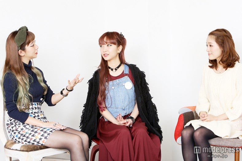 「hide TRIBUTE VI ‐Female SPIRITS‐」参加にあたっての想いを語る（左から：AMI、AYA、chay）