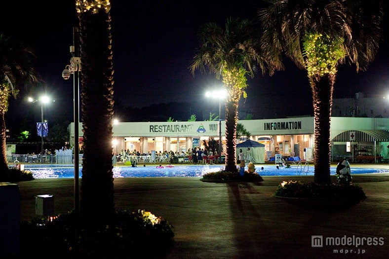 夜プール・ビアガーデン※昨年までの様子／画像提供：よみうりランド