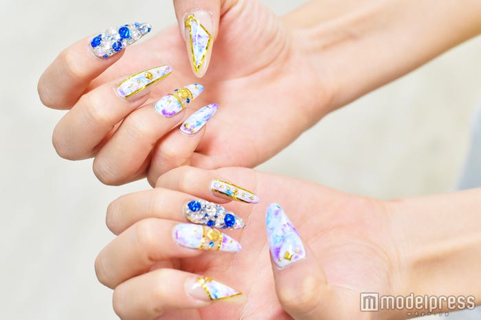 みちょぱの爽やかな夏ネイル