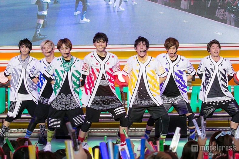 超特急、念願の初出演に喜び爆発「ヤバい！超楽しい」熱狂パフォーマンスでファン歓喜