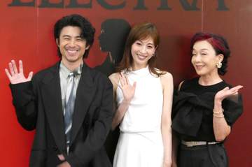 明日海りお、キムラ緑子とのW主演舞台「とても演じがいがある」父を殺した母への復讐にとりつかれた娘役に気合十分