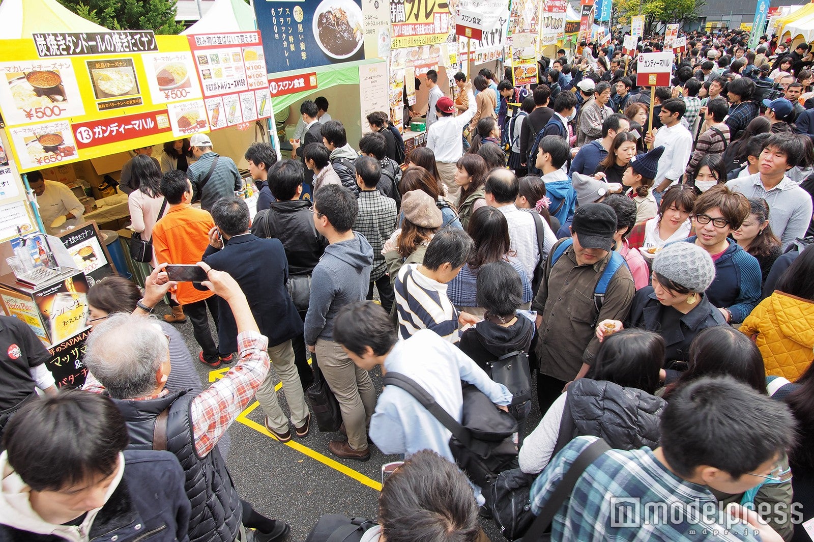 カレー好きでごった返す会場／画像提供：神田カレーグランプリ
