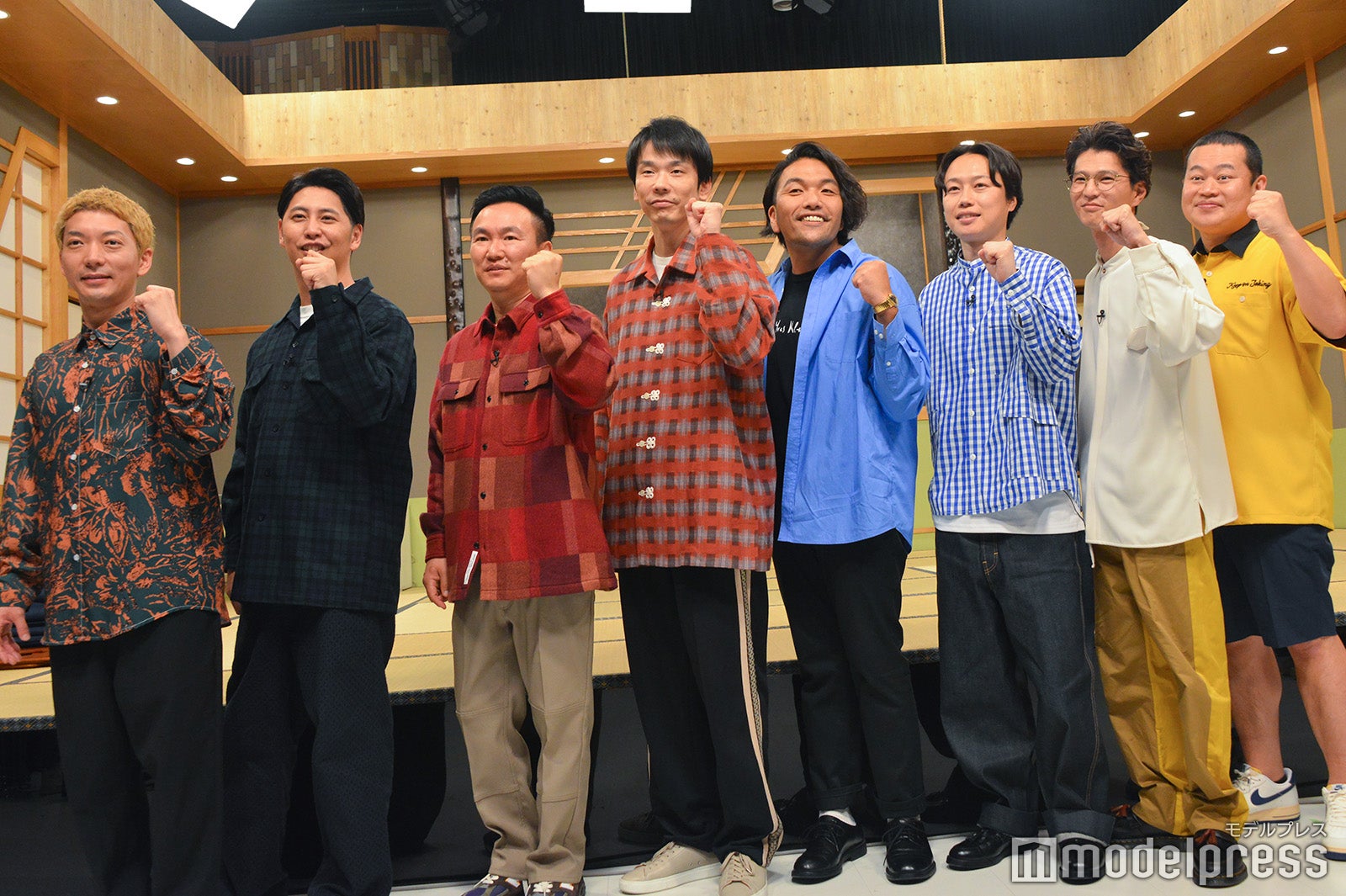 嶋佐和也、屋敷裕政、山内健司、濱家隆一、盛山晋太郎、リリー、芝大輔、ともしげ（C）モデルプレス