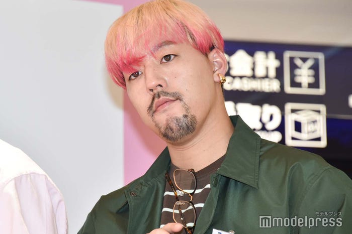 世界 (C)モデルプレス