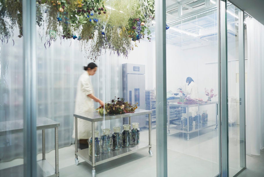 STAND by bookandbedtokyo（C）BOOK AND BED TOKYO 2020