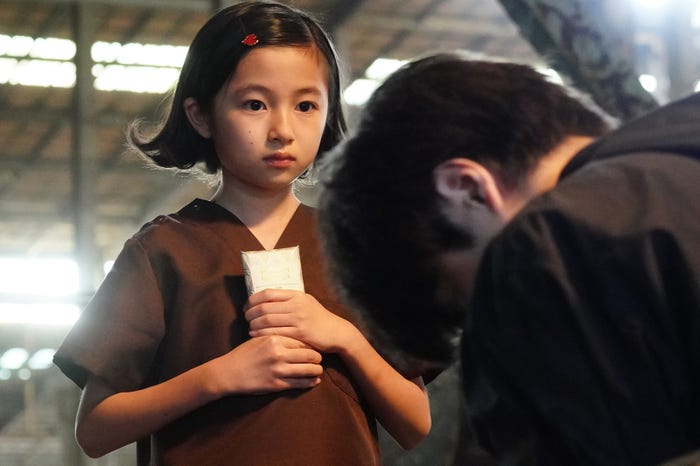 白山乃愛、坂口健太郎/「Dr.チョコレート」第2話より(C)日本テレビ