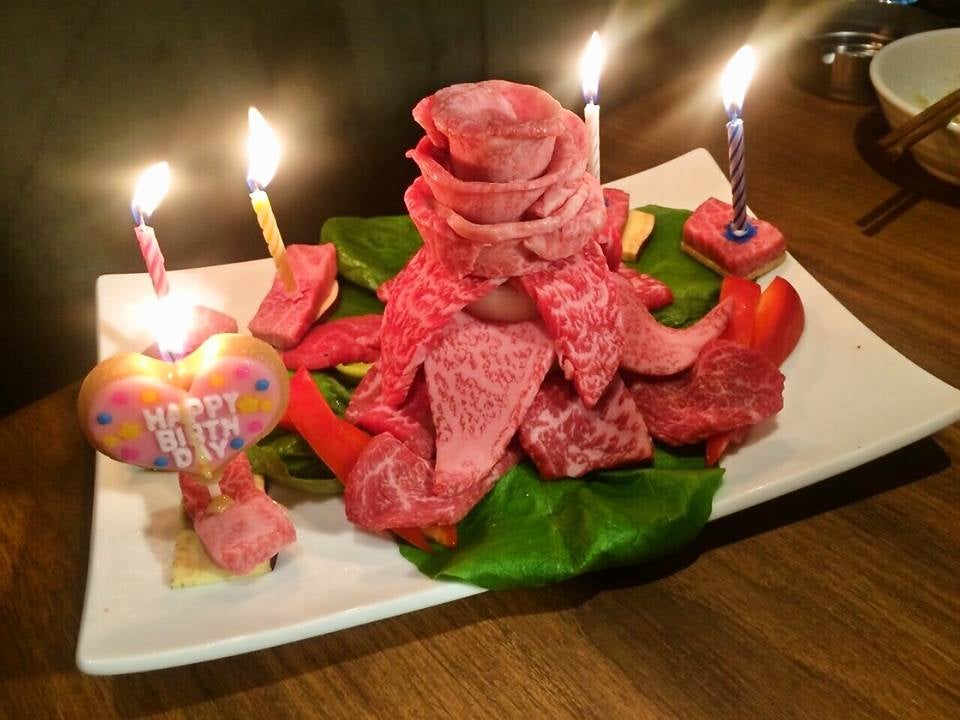 肉ケーキ／画像提供：焼肉ホルモン 青一