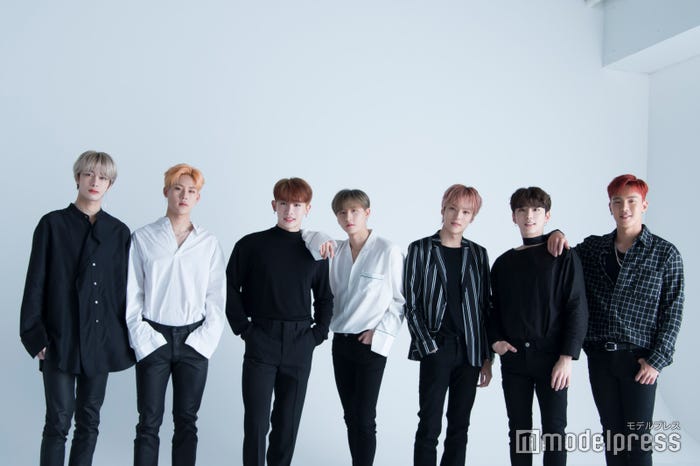 モデルプレスのインタビューに応じたMONSTA X(左から)ヒョンウォン、ジュホン、ウォノ、I.M、ミニョク、キヒョン、 ショヌ(C)モデルプレス