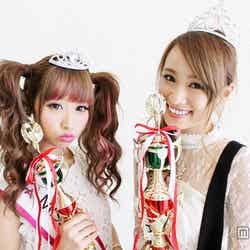「Miss BLEA コンテスト2013」グランプリの飯島あかねさん（右）と準グランプリの濱崎芹子さん（左）