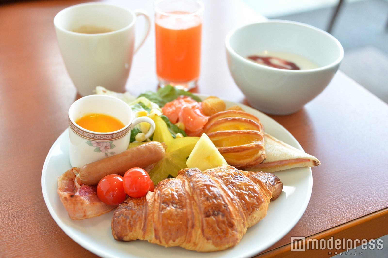 朝食（C）モデルプレス