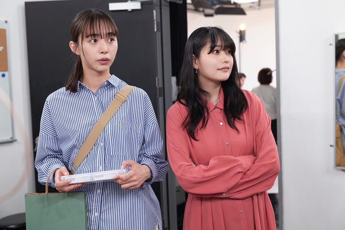 井桁弘恵、冨手麻妙「紅さすライフ」第9話より(C)NTV・J Storm