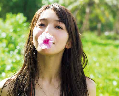 ベビレ傳谷英里香、透明感あふれる初水着の未公開カット解禁