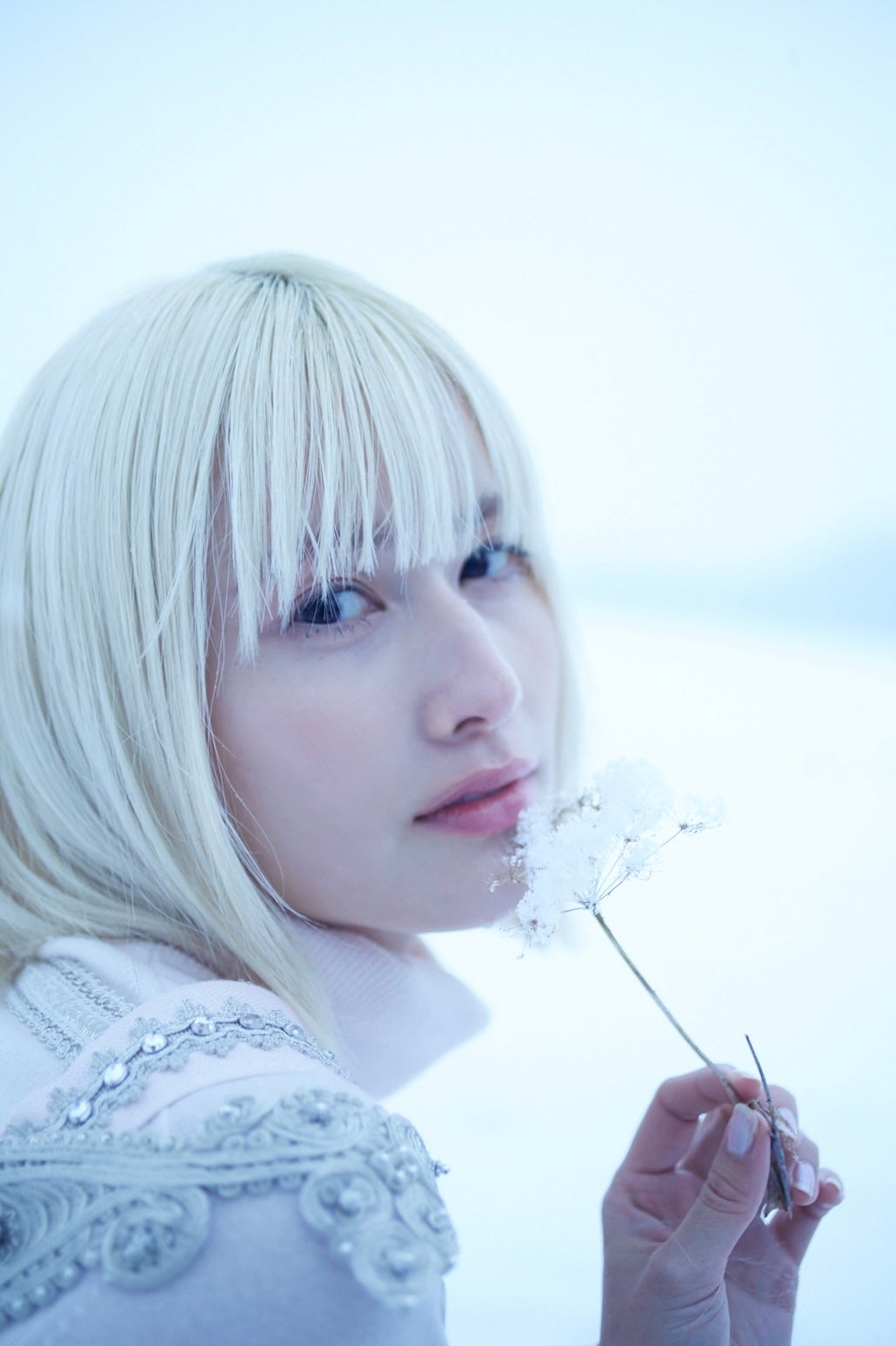 橋本愛／冬編（C）幻冬舎