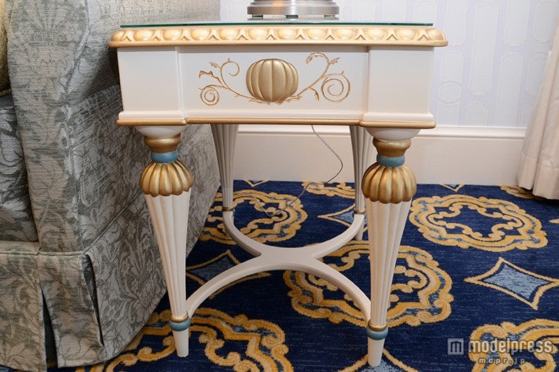 カボチャの馬車をモチーフしたテーブル