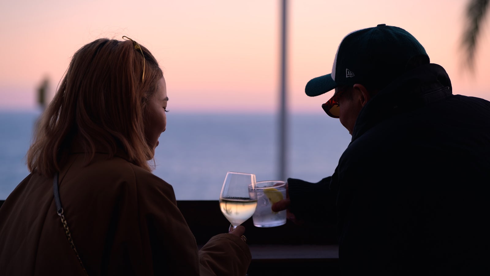 ミミ、アル／Netflixリアリティシリーズ「オフライン ラブ」（提供写真）