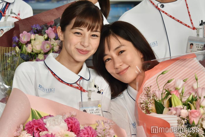 「白衣の戦士!」W主演を務めた中条あやみ&水川あさみ(C)モデルプレス