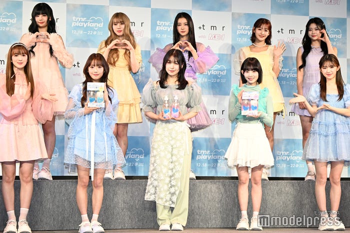 ME:I(後列左から)RINON(村上璃杏)、AYANE(高見文寧)、MIU(櫻井美羽)、RAN(石井蘭)、KOKONA(佐々木心菜)、SUZU(山本すず)、KEIKO(清水恵子)、MOMONA(笠原桃奈)、SHIZUKU(飯田栞月)、COCORO(加藤心) ※TSUZUMI(海老原鼓)欠席(C)モデルプレス