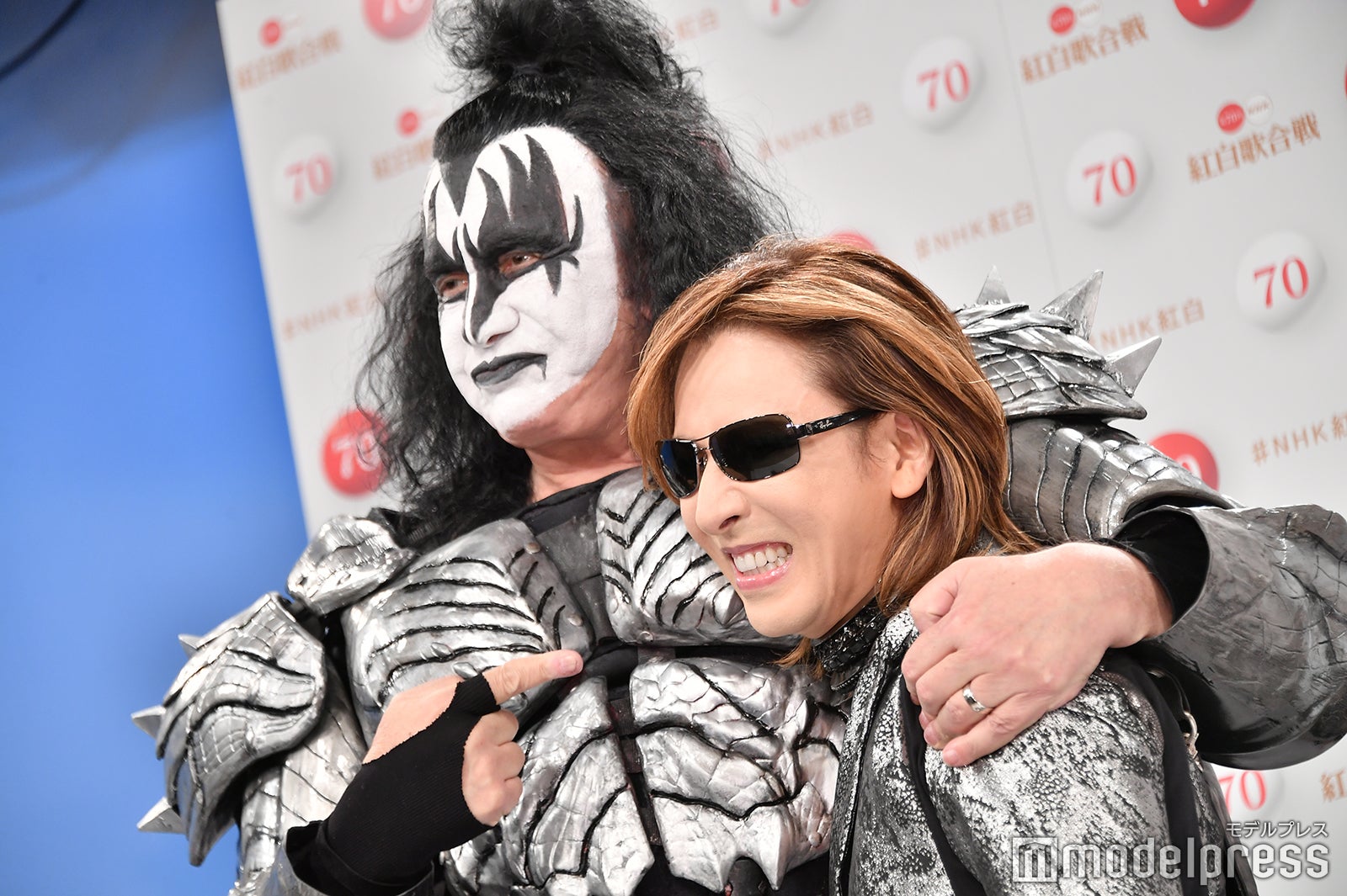 会見時に撮影したYOSHIKI＆KISS（C）モデルプレス