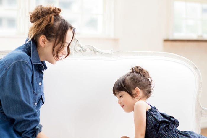 (左から)豊田エリー、スキリッパ スミレ(画像提供:セブン&アイ出版)