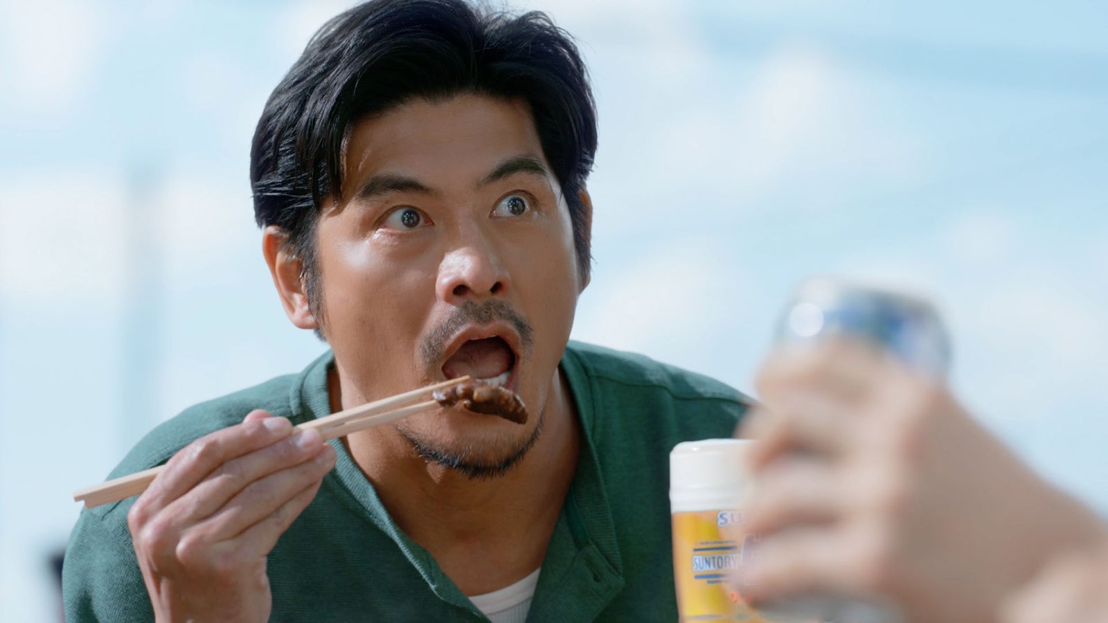 坂口憲二／新TVCM「生奉行」篇より（提供写真）