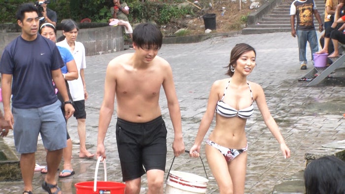 あいのり新シリーズ 水着で混浴 密着アプローチ ラブワゴンですれ違う涙 ドラマチックな恋の攻防劇も モデルプレス