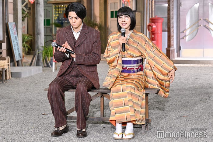 鈴鹿央士、松本穂香(C)モデルプレス