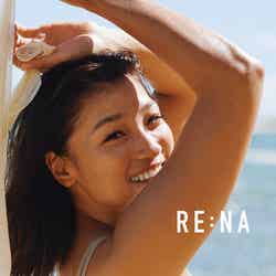 RENAのフォトブック『RE:NA』（撮影：熊谷貫）