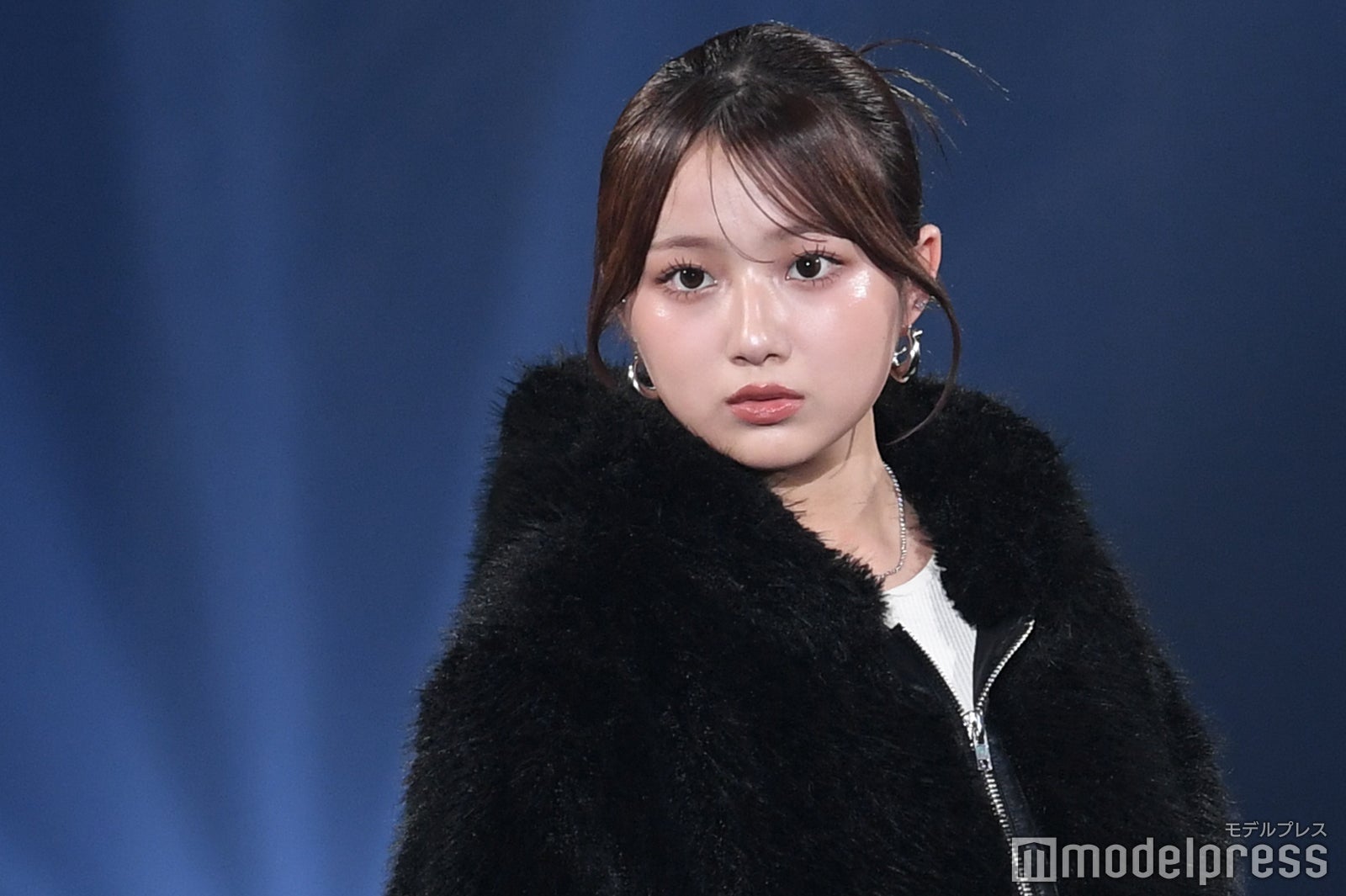 辻ちゃん長女・希空（のあ）、美脚スラリ冬コーデ披露「猫耳も可愛い」「似合ってる」の声