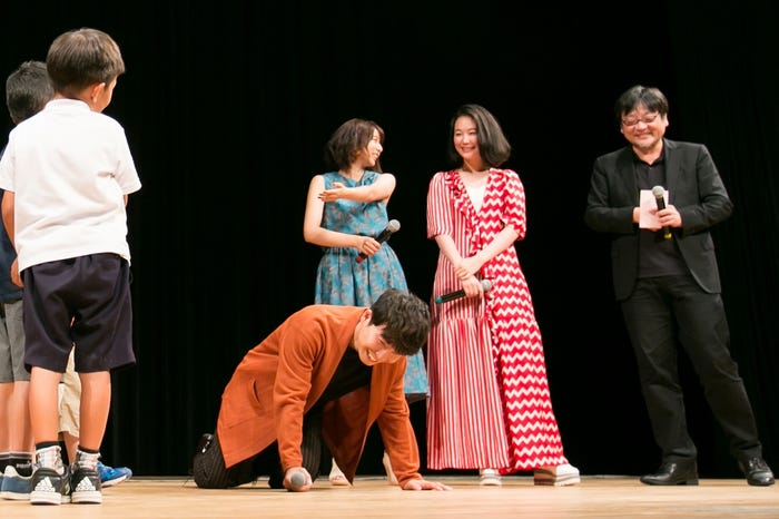 星野源、上白石萌歌、黒木華、細田守監督(C)2018スタジオ地図
