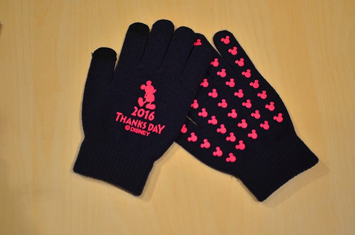 手袋(C)モデルプレス