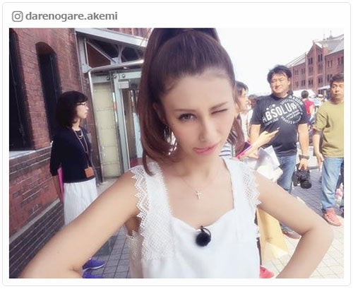 ダレノガレ明美「目つきの悪いテヘペロ」ショットにファン絶賛「Sっぽい表情たまらない」「ドキッとする」