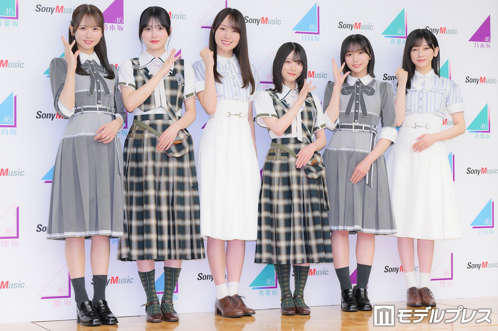 （左から）上村ひなの、的野美青、賀喜遥香、森田ひかる、大野愛実、池田瑛紗（C）モデルプレス