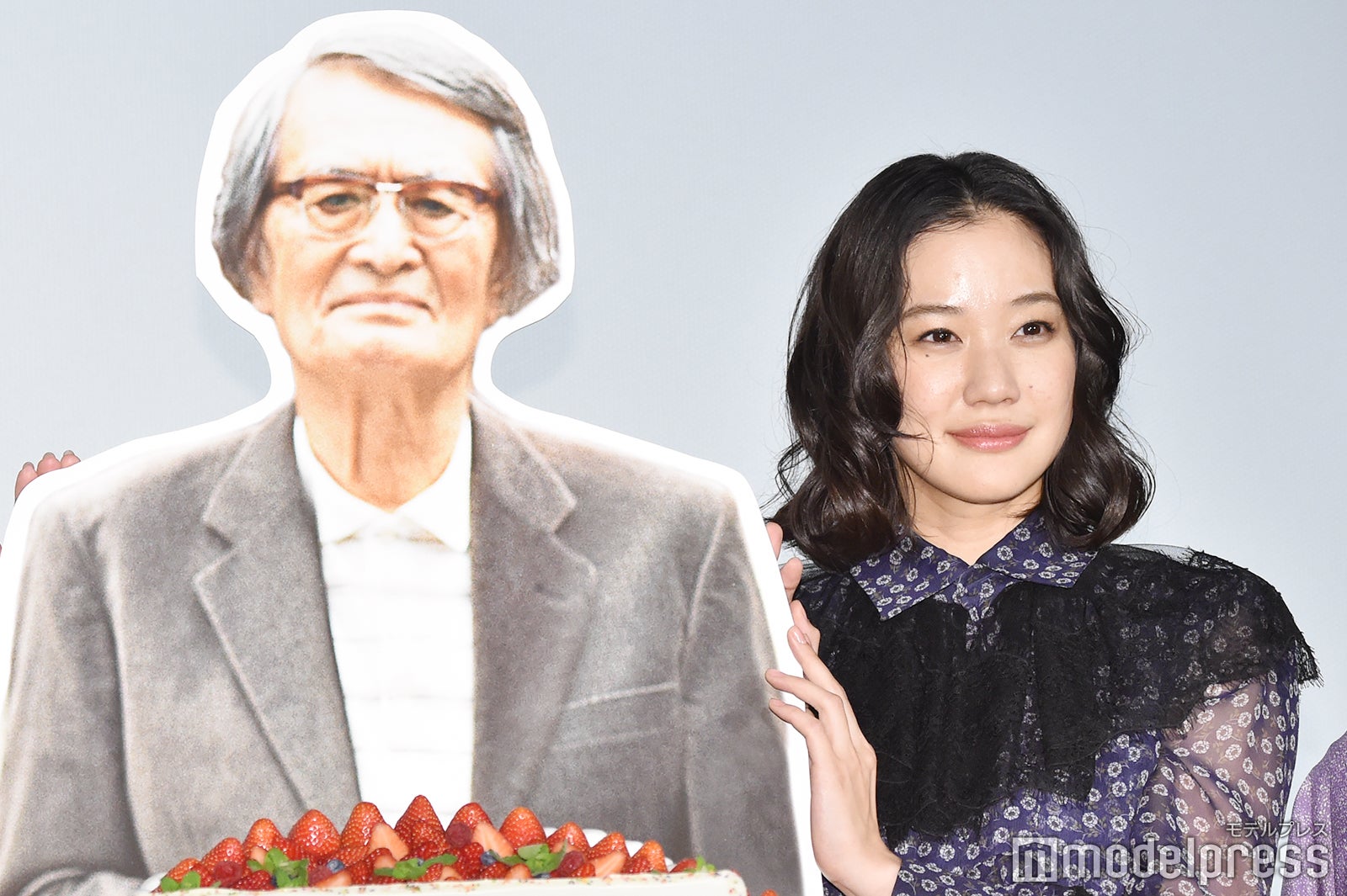 蒼井優、“恩師”山崎努との共演に感激「10年以上の時を経て」＜長いお別れ＞