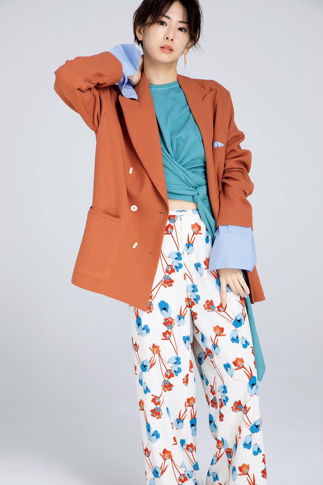 北川景子、素肌チラリ春コーデ　髪を切ったのは「変わらなきゃと思っているタイミングで」