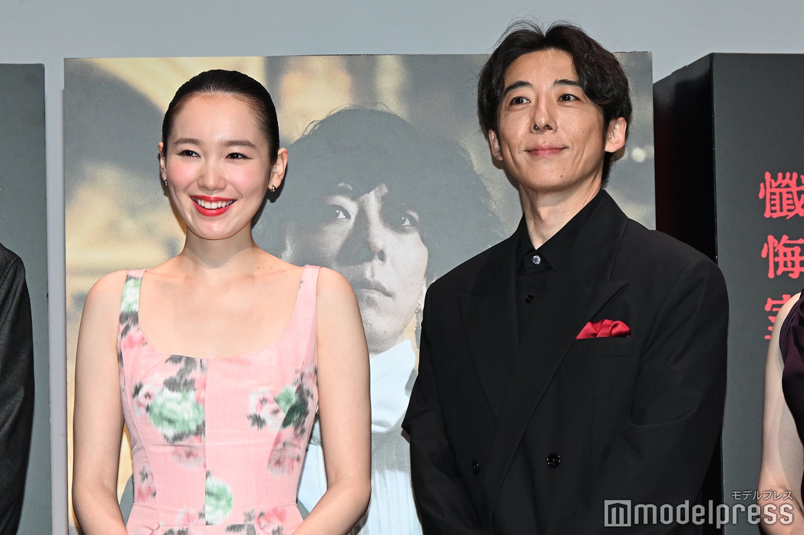 飯豊まりえ、高橋一生（C）モデルプレス