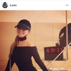 浜崎あゆみ 肩出し ボディライン強調ワンピ姿披露で 細っ どんどん痩せてる モデルプレス