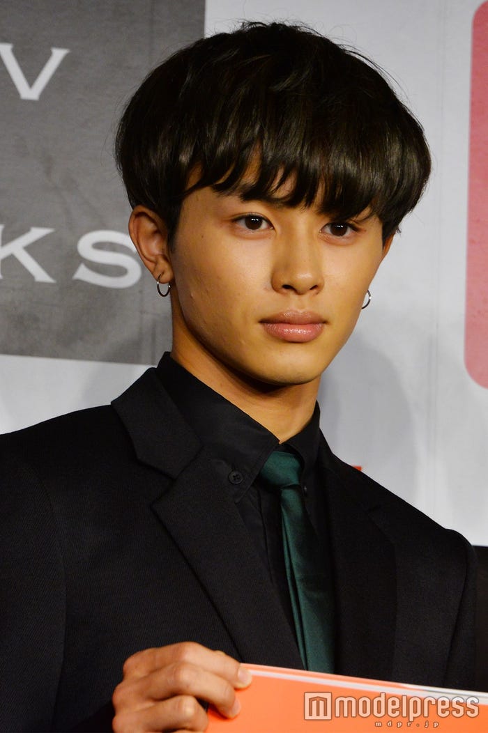 丸いシルエットで小顔際立つ (C)モデルプレス