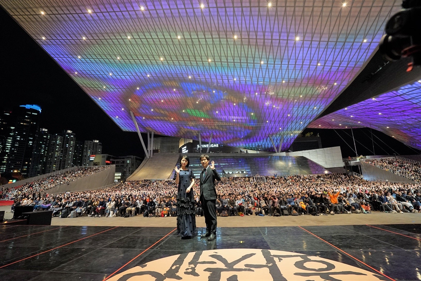 浜辺美波、月川翔監督（C）2017「君の膵臓をたべたい」製作委員会（C）住野よる／双葉社