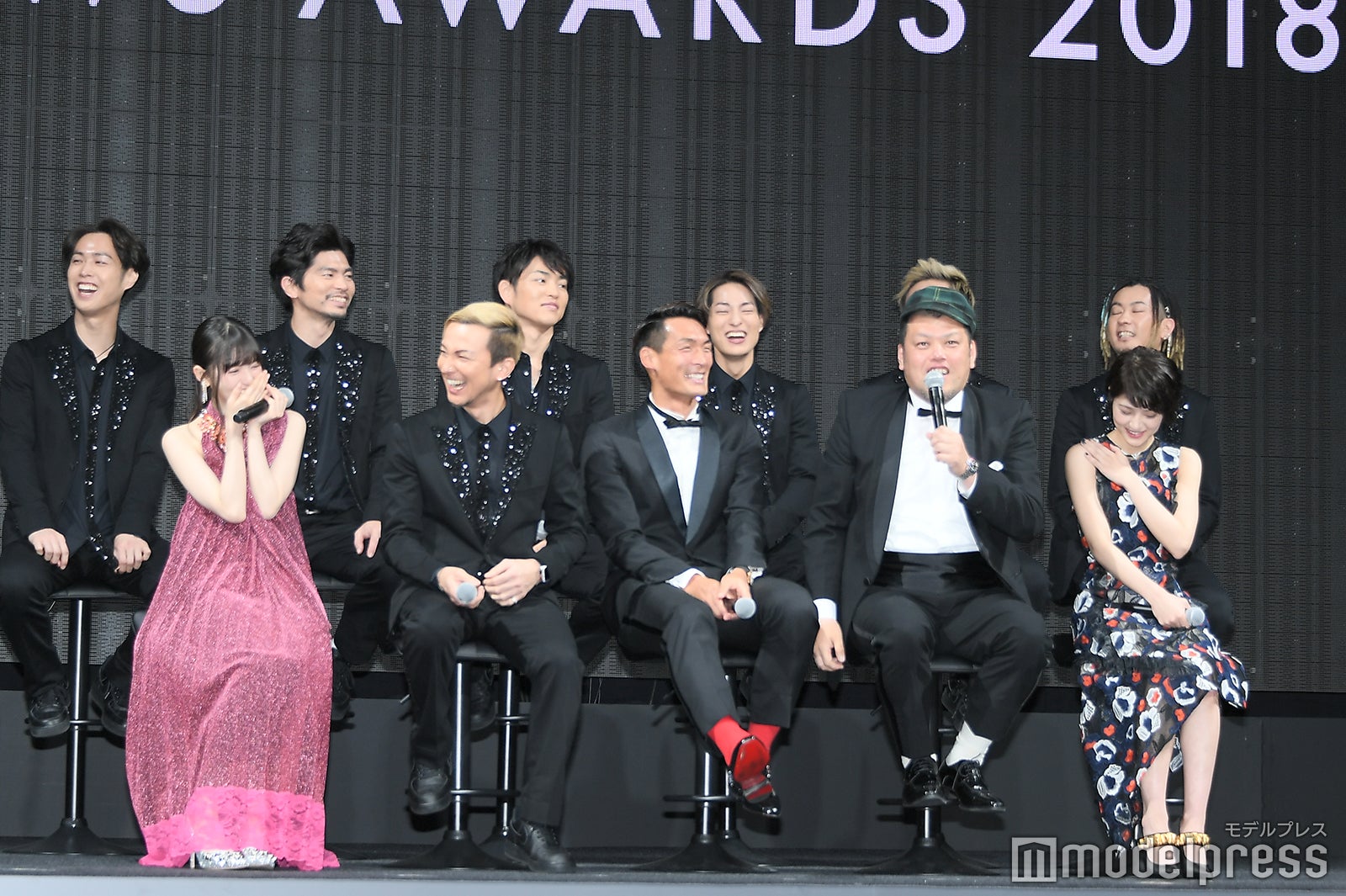 （後列左から）YORI、U-YEAH、KENZO、DAICHI、KIMI、TOMO（前列左から）齋藤飛鳥、ISSA、槙野智章、くっきー、若月佑美 （C）モデルプレス