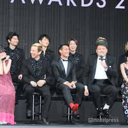 （後列左から）YORI、U-YEAH、KENZO、DAICHI、KIMI、TOMO（前列左から）齋藤飛鳥、ISSA、槙野智章、くっきー、若月佑美 （C）モデルプレス