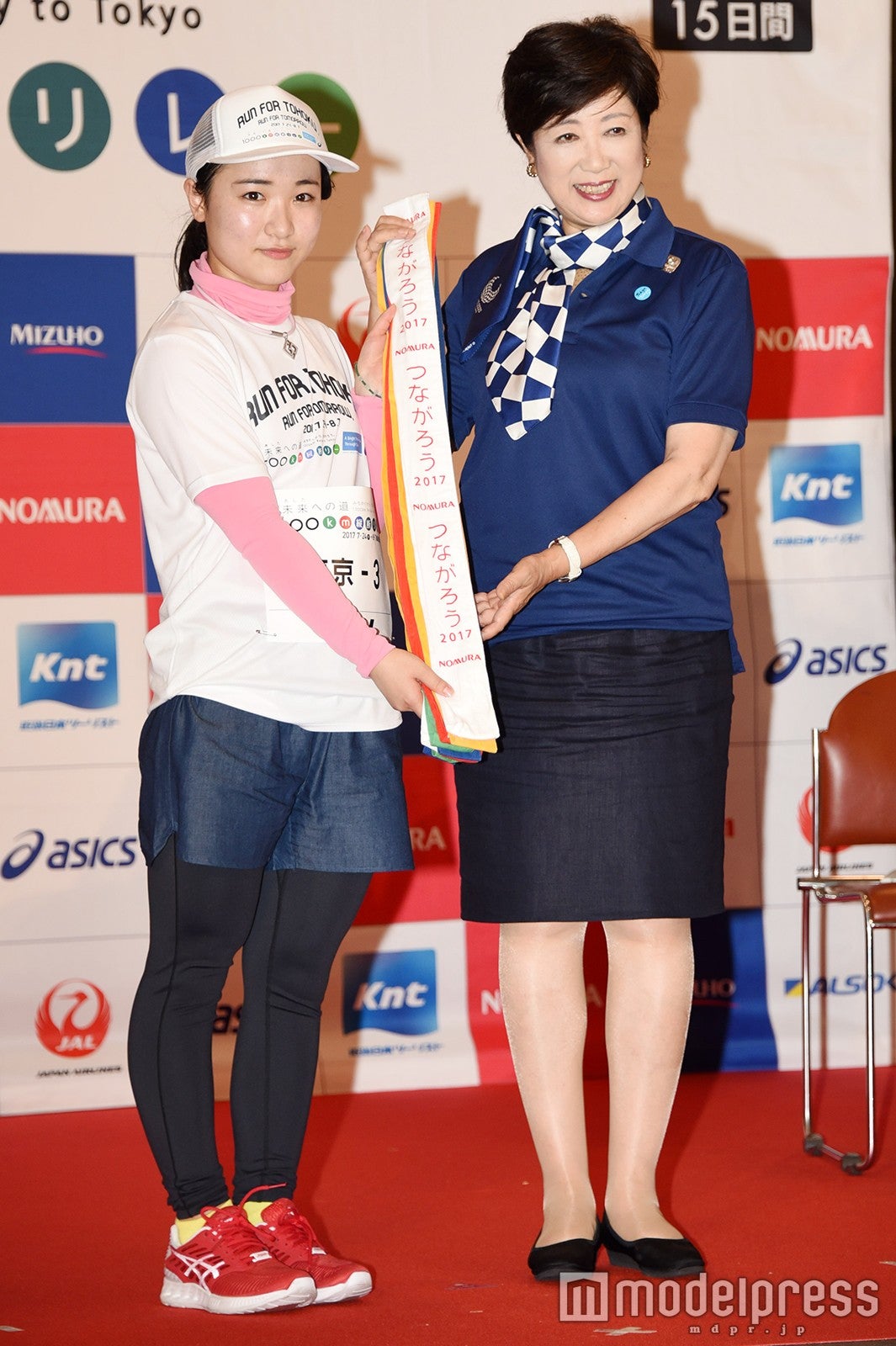 （右）小池百合子東京都知事（C）モデルプレス