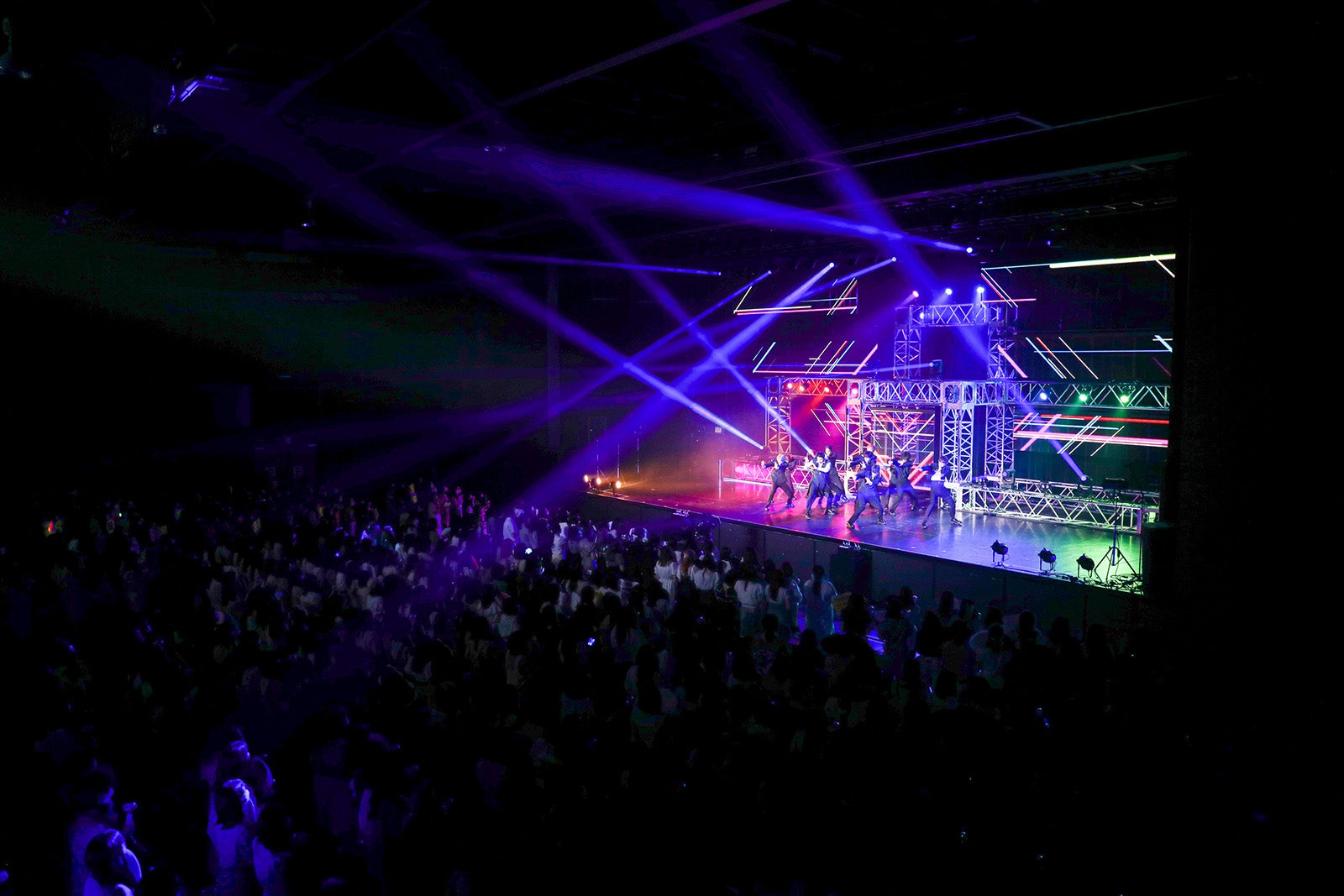 「INI COMEBACK SHOW」（C）LAPONE ENTERTAINMENT