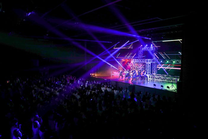 「INI COMEBACK SHOW」(C)LAPONE ENTERTAINMENT