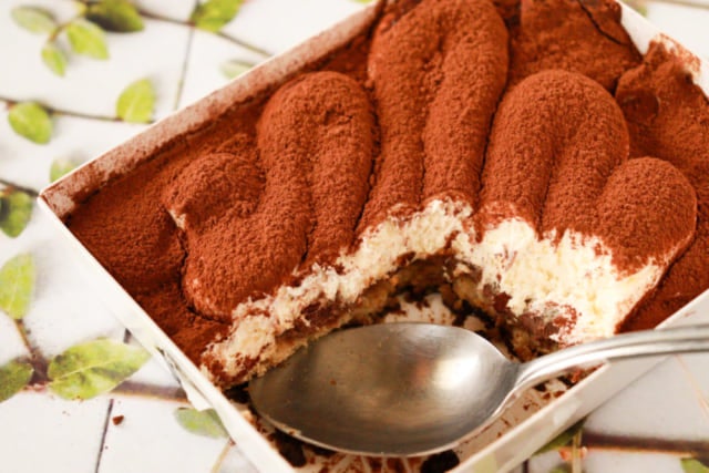 成城石井生チョコティラミス断面