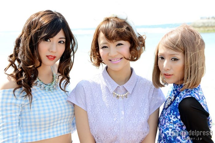 (左から)岩崎名美、かえぴょん、ねもやよ